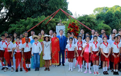 * Công viên Hồ Chí Minh là dấu mốc biểu tượng về tình cảm hữu nghị đặc biệt Việt Nam – Cuba