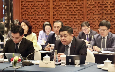 鼓励中国各家企业、研究组织分享经验、协助越南发展私营经济