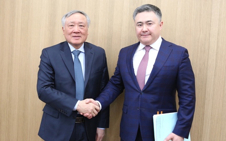 越南与哈萨克斯坦加强财政金融合作