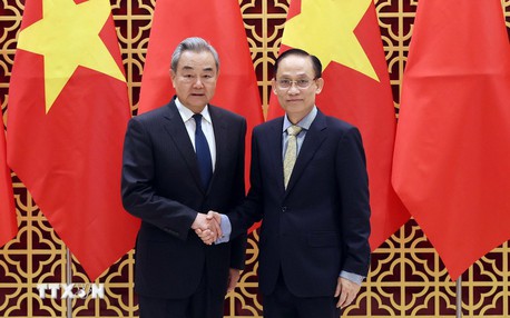 越中两国外交部长进行战略沟通