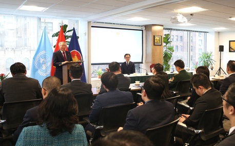 吸引对越南国际金融中心投资