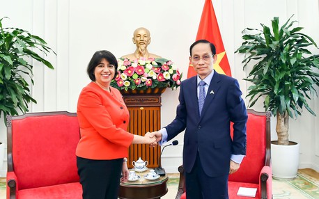 越英力争2026年双边贸易额达100亿美元