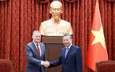 越共中央总书记、国家主席苏林会见丹麦大使