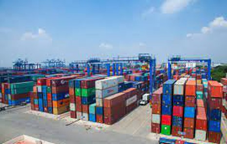 Trade surplus reaches over US$4 bln in January-March period