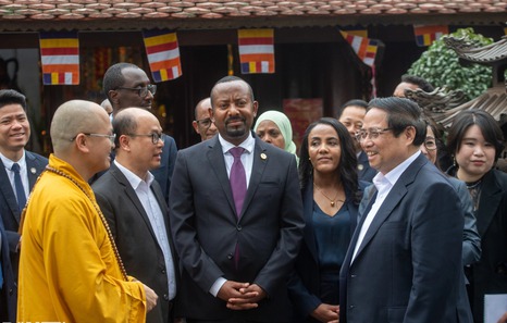 Vietnamese, Ethiopian PMs visit Tran Quoc Pagoda