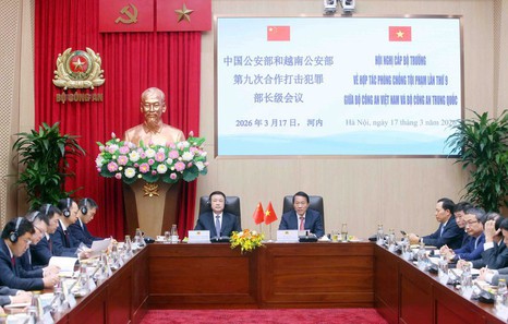 Viet Nam, China reinforce collaboration to ensure security, maintain political stability