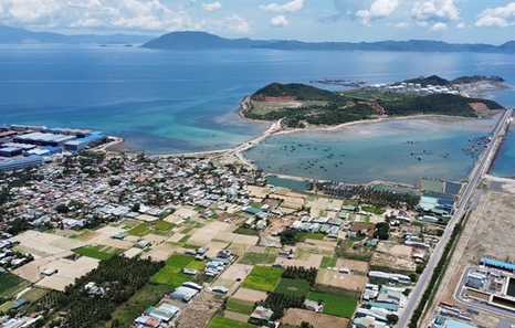 Viet Nam mulls building first offshore airport in Khanh Hoa province