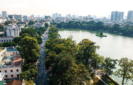 Ha Noi mulls over ban of gasoline-powered motorbikes in certain streets