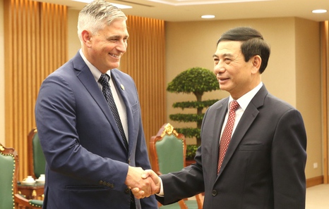 Viet Nam, U.S. strengthen parliamentary and defense ties