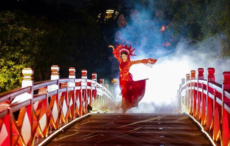 Ha Noi mulls over establishment of entertainment zones to boost night-time economy