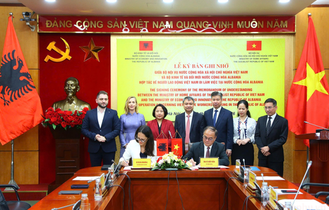 Viet Nam, Albania sign MoU on labor cooperation