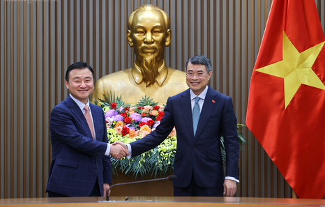 Samsung Viet Nam reaches US$500 billion export milestone: CEO Roh Tae-moon