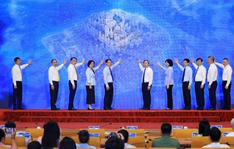 Ha Noi launches, inaugurate 17 flagship projects worth over US$15 billion on 81st National Day