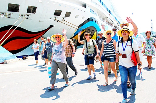 Viet Nam waives visas for tourists from Poland, Czech Republic, Switzerland from March