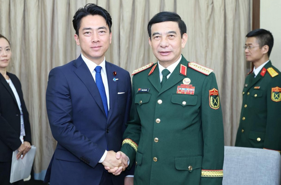 Phan Van Giang meets Australian, Japanese and Philippine defense ministers on ADMM sidelines