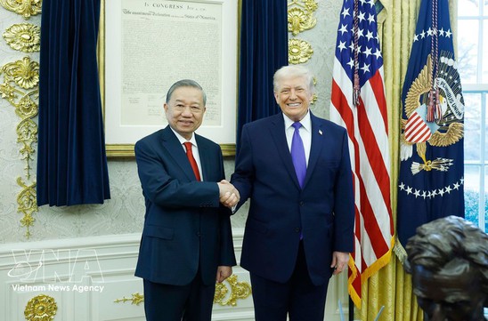 General Secretary To Lam meets President Donald Trump at White House