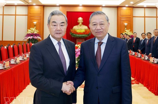 Party chief hosts Chinese ministers of foreign affairs, national defense, public security