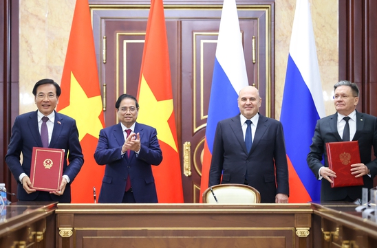 Viet Nam, Russia sign Agreement on construction of first nuclear power plant