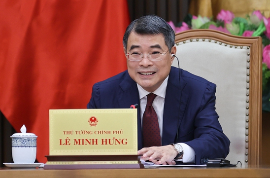 Prime Minister Le Minh Hung holds phone conversation with Singaporean counterpart