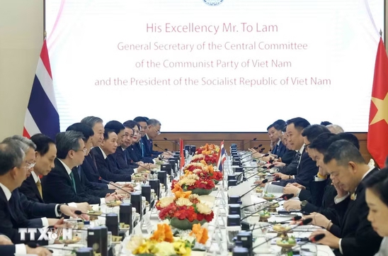 To Lam holds talks with Thai Prime Minister in Bangkok