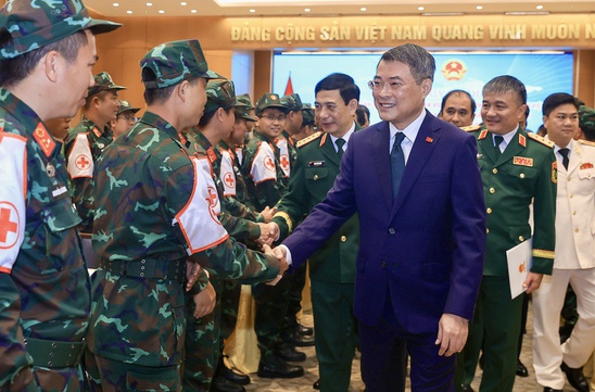 Prime Minister honors Vietnamese rescue team returning from Venezuela