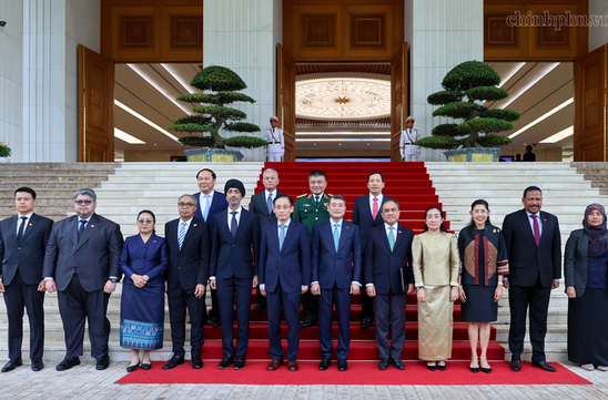 Prime Minister hosts ASEAN ambassadors and chargé d’affaires