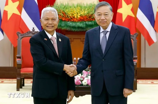 Top leader meets Thai President of National Assembly