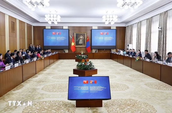Mongolia places top importance on relations with Viet Nam: Top legislator Sandag Byambatsogt