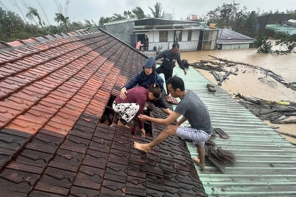 Tập trung tổng lực để cứu người, tuyệt đối kh&#244;ng để người d&#226;n bị c&#244; lập m&#224; kh&#244;ng được cứu gi&#250;p kịp thời