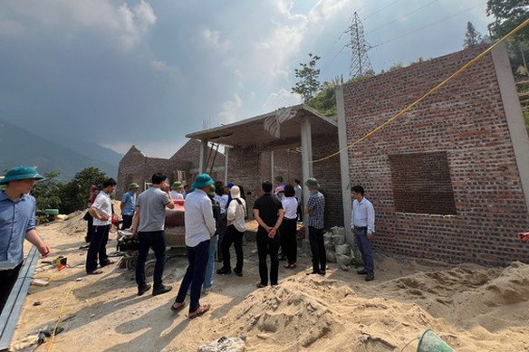 Thủ tướng y&#234;u cầu hằng tuần b&#225;o c&#225;o tiến độ x&#226;y dựng, sửa chữa nh&#224; cho Nh&#226;n d&#226;n sau b&#227;o, lũ