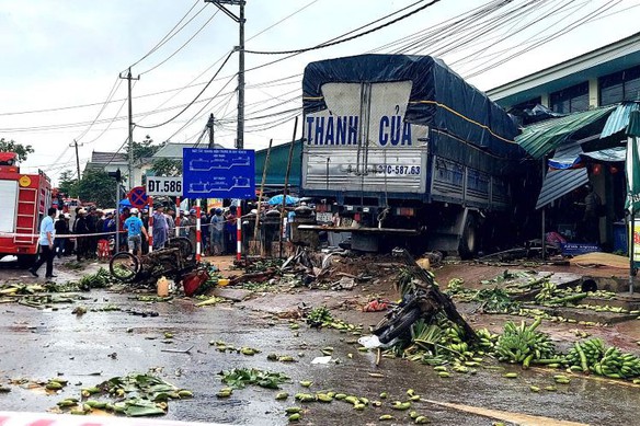 Thủ tướng Ch&#237;nh phủ chỉ đạo khắc phục hậu quả vụ tai nạn giao th&#244;ng đặc biệt nghi&#234;m trọng tại Quảng Trị