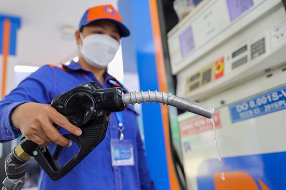 Bảo đảm cung ứng xăng dầu cho sản xuất, kinh doanh và tiêu dùng của người dân, doanh nghiệp