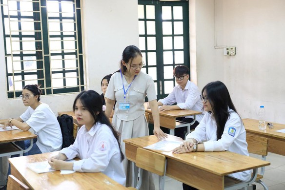 Tổ chức thi tốt nghiệp THPT và tuyển sinh đại học năm 2026 theo hướng giữ ổn định, giảm áp lực, giảm chi phí