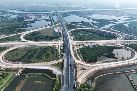 Triển khai các dự án trọng điểm là nhiệm vụ chính trị trọng tâm, ưu tiên hàng đầu trong những tháng cuối năm
