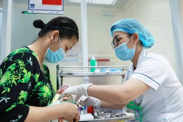 Nhân viên y tế được hưởng phụ cấp ưu đãi nghề như thế nào?