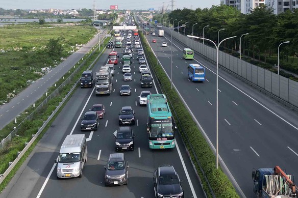 Hoàn thiện quy định về khoảng cách an toàn trên cao tốc phù hợp với điều kiện cầu, đường, mật độ giao thông
