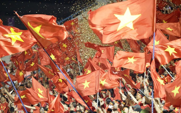 Cờ đỏ sao vàng và khát vọng Việt Nam