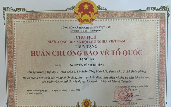 Chủ tịch nước truy tặng Huân chương Bảo vệ Tổ quốc hạng Ba cho quân nhân hy sinh khi chống bão số 3