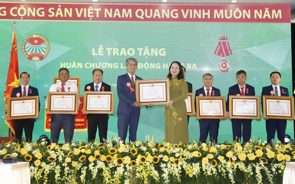 Thi đua xây dựng Hội Nông dân Việt Nam vững mạnh, tự tin cùng dân tộc bước vào kỷ nguyên mới