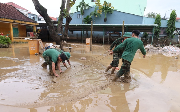 Thông báo Kết luận của Bộ Chính trị về khắc phục hậu quả bão số 12 và mưa, lũ