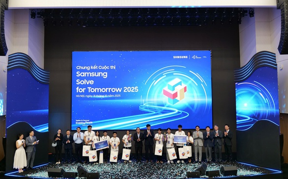 Trao giải "Samsung Solve for Tomorrow 2025" cho các học sinh xuất sắc giải bài toán xã hội bằng công nghệ