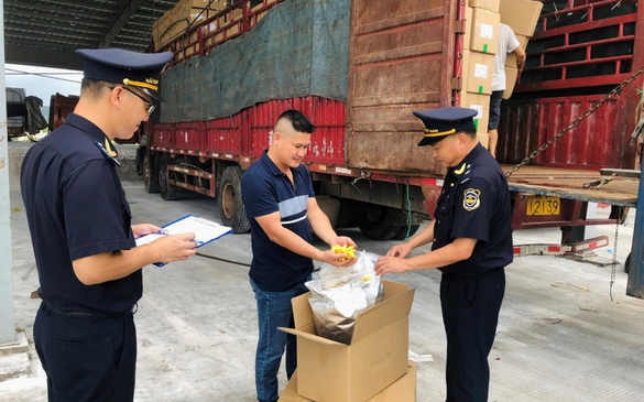 Chống buôn lậu vàng, hàng giả và ma túy trên các tuyến trọng điểm