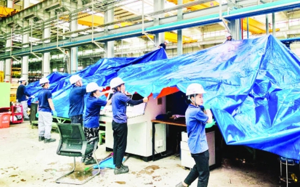 Công điện của Thủ tướng Chính phủ về việc tập trung khôi phục sản xuất kinh doanh, ổn định đời sống Nhân dân sau bão lũ tại khu vực miền Trung