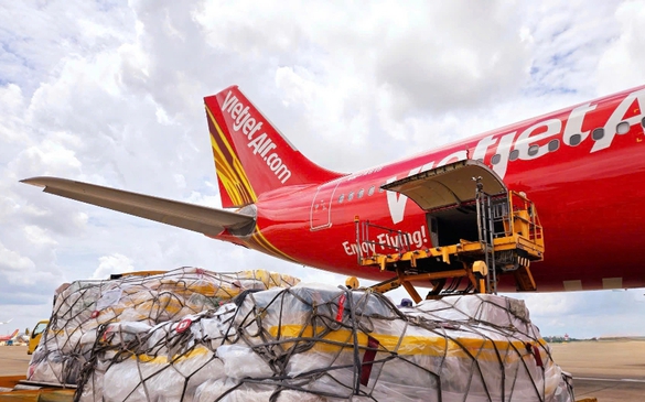 Vietjet hỗ trợ đổi vé miễn phí với khách bị ảnh hưởng bởi mưa lũ miền Trung