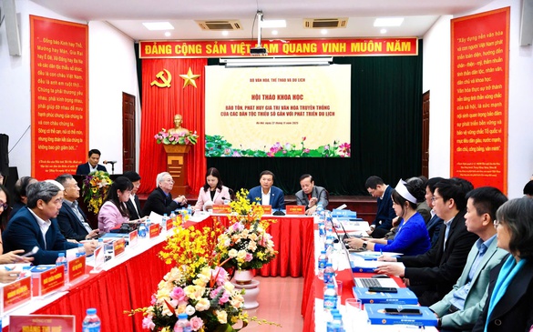 Bảo tồn, phát huy giá trị văn hóa truyền thống dân tộc gắn với phát triển du lịch