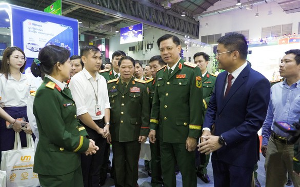 Viettel giới thiệu nhiều công nghệ tại Hội chợ kết nối giao thương Việt Nam – Lào