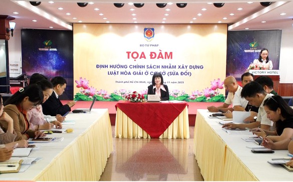 Tăng cường chế độ, chính sách cho đội ngũ hòa giải viên cơ sở