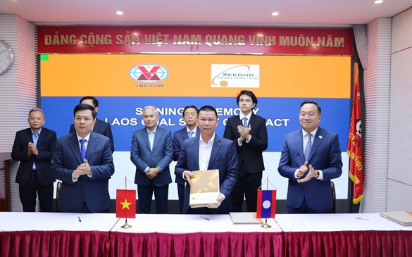 TKV ký kết các hợp đồng mua bán than với Lào