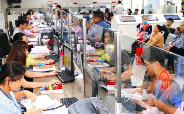 Đề xuất trả lương công chức theo vị trí việc làm, tiến tới bỏ biên chế “suốt đời”