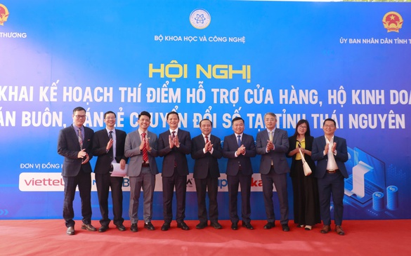 Khởi động Chương trình thí điểm hỗ trợ cửa hàng, hộ kinh doanh chuyển đổi số